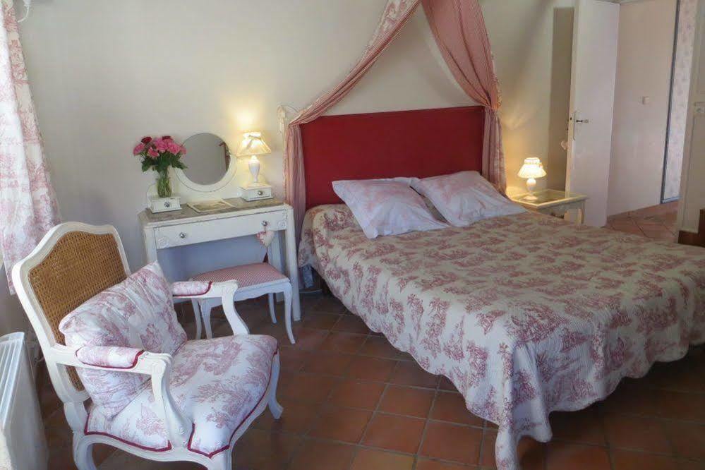 Bed and Breakfast Aux Trois Fontaines Eynesse Exterior foto