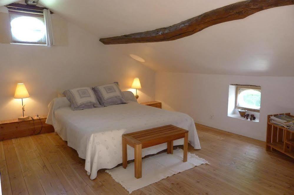 Bed and Breakfast Aux Trois Fontaines Eynesse Exterior foto