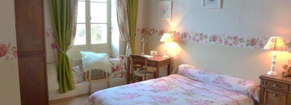 Bed and Breakfast Aux Trois Fontaines Eynesse Exterior foto